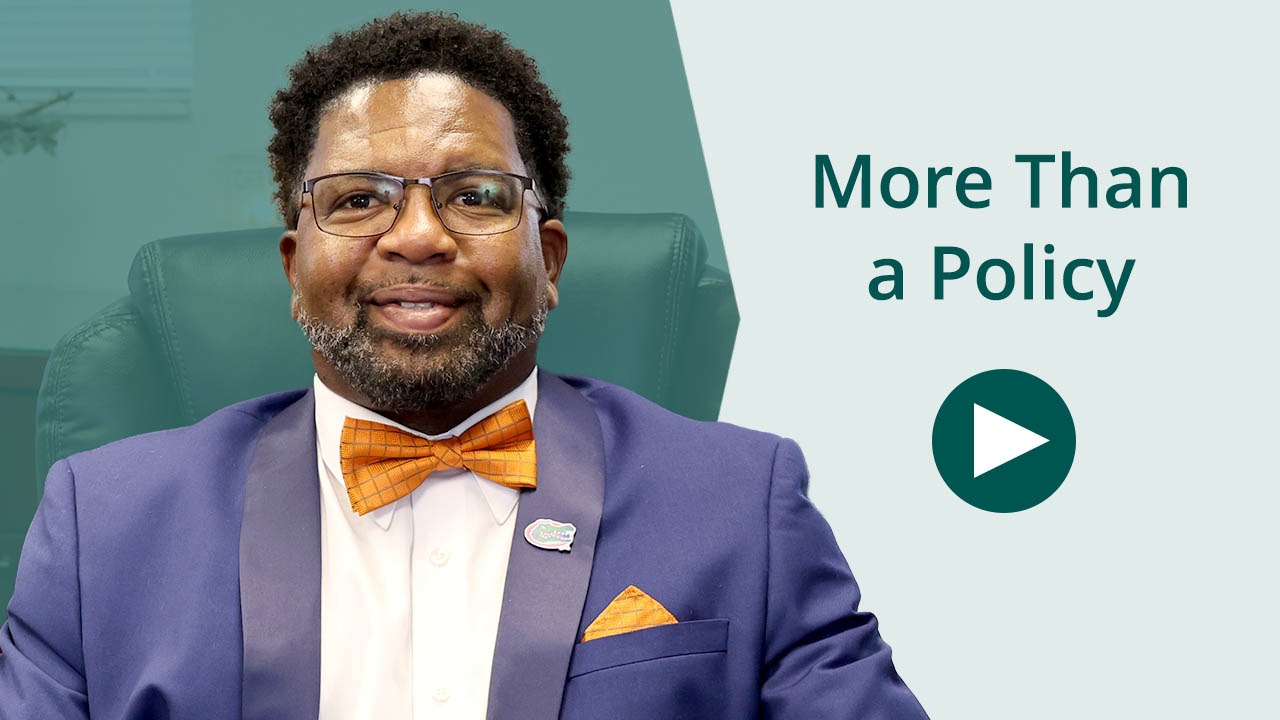 Play testimonial video