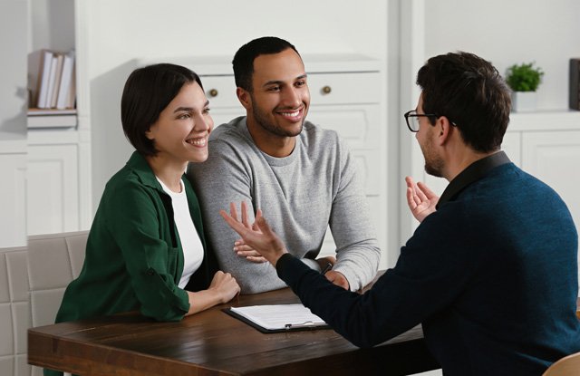 agent meeting with his clients